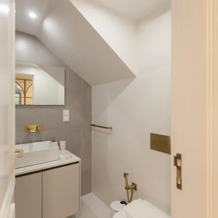 Flh Campo Ourique Chic Mezzanine アパート *