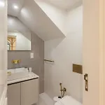 Flh Campo Ourique Chic Mezzanine Διαμέρισμα *